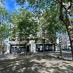 831C Friendly Property In Paris