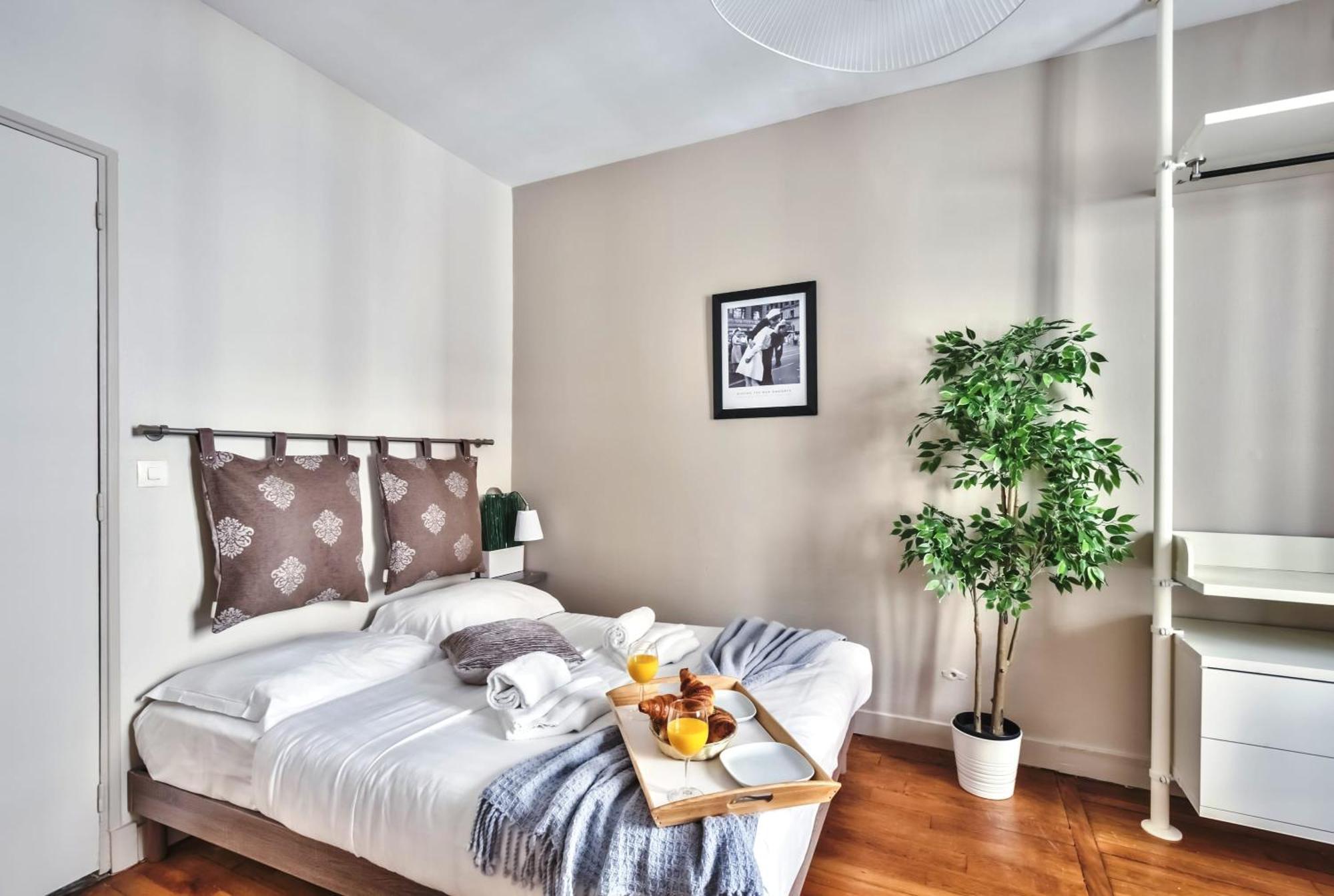 831c Friendly Property In *