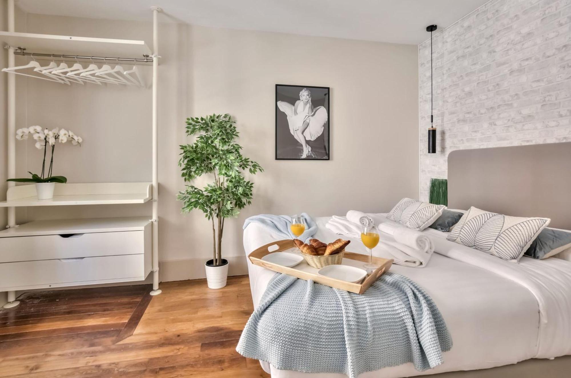 831c Friendly Property In